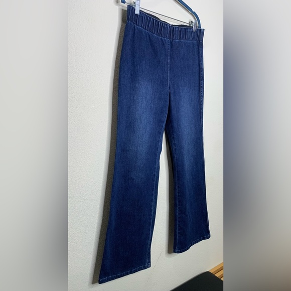 Soft Surroundings Boot Cut Pull-On Jeans, Size M - Picture 3 of 6